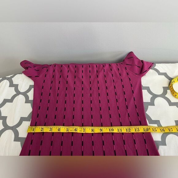 Prabal Gurung Collective
Stripe Off The Shoulder Dress Size 4 - Picture 10 of 11